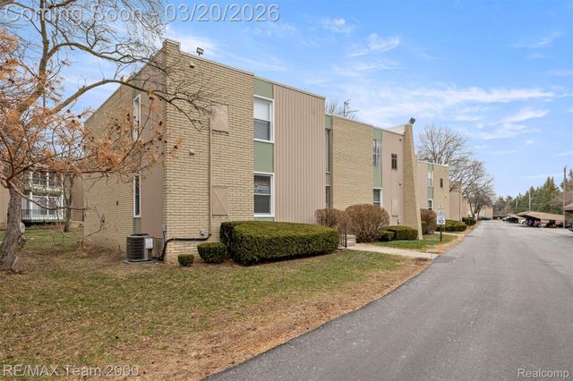 33379 Fargo Street Unit 1, Livonia, MI 48152