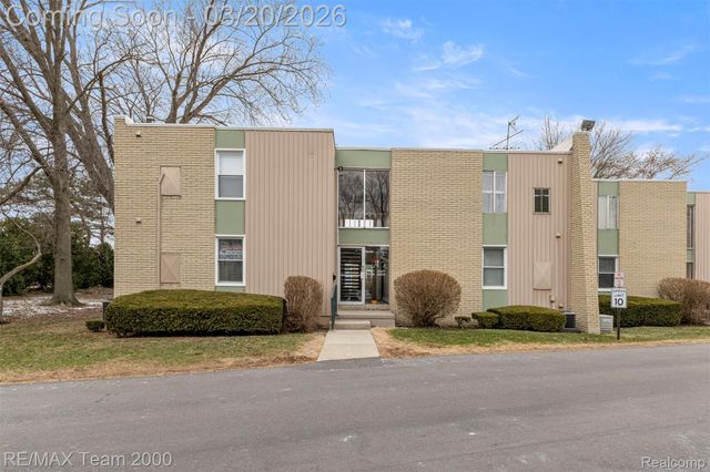 33379 Fargo Street Unit 1, Livonia, MI 48152
