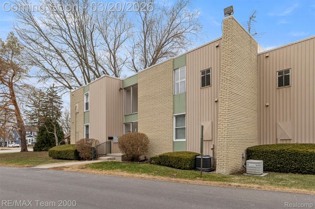 33379 Fargo Street Unit 1, Livonia, MI 48152