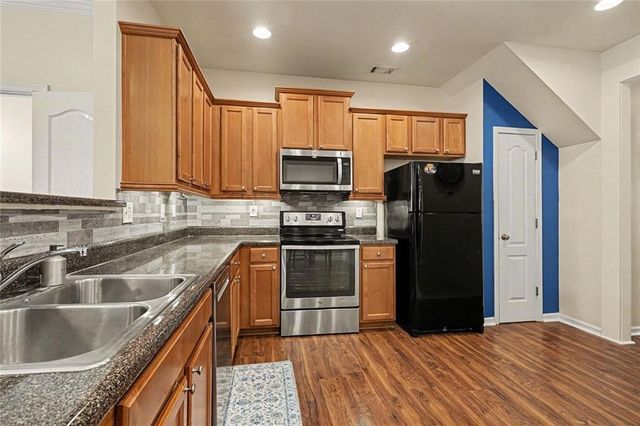 537 Ridge View Crossing, Woodstock, GA 30188