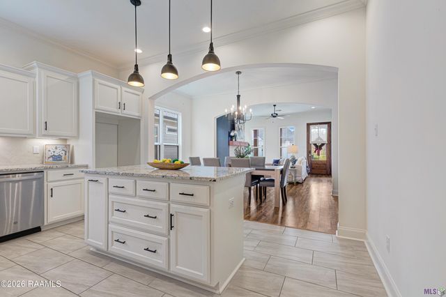 209 Manor House Lane, Lafayette, LA 70507