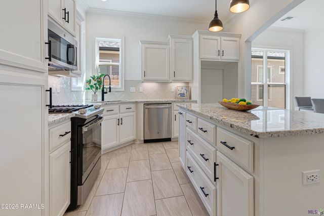 209 Manor House Lane, Lafayette, LA 70507