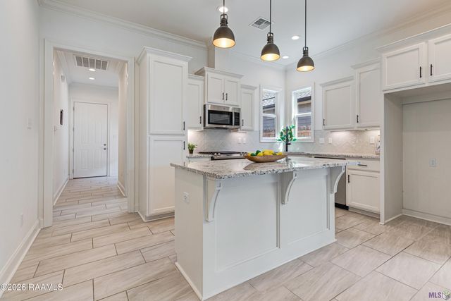 209 Manor House Lane, Lafayette, LA 70507