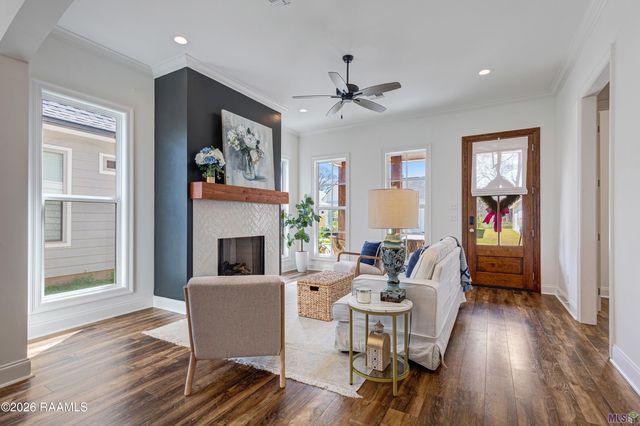 209 Manor House Lane, Lafayette, LA 70507