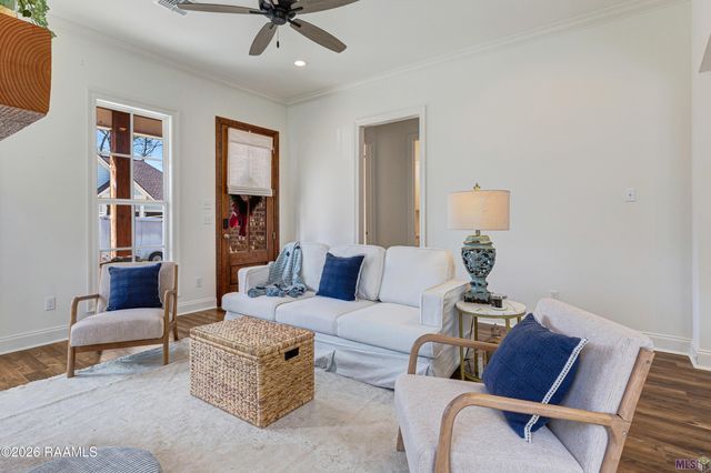 209 Manor House Lane, Lafayette, LA 70507