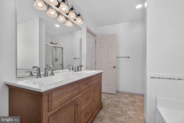 624 BARTLETT DR, Dallastown, PA 17313