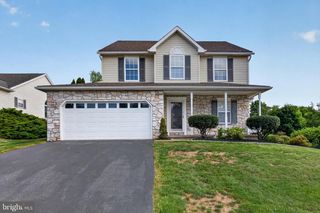 624 BARTLETT DR, Dallastown, PA 17313