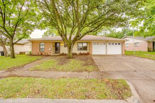 421 Linda Drive, Burleson, TX 76028