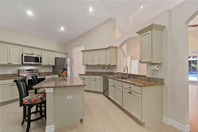 1158 Oakes BLVD, Naples, FL 34119