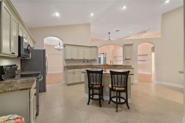 1158 Oakes BLVD, Naples, FL 34119