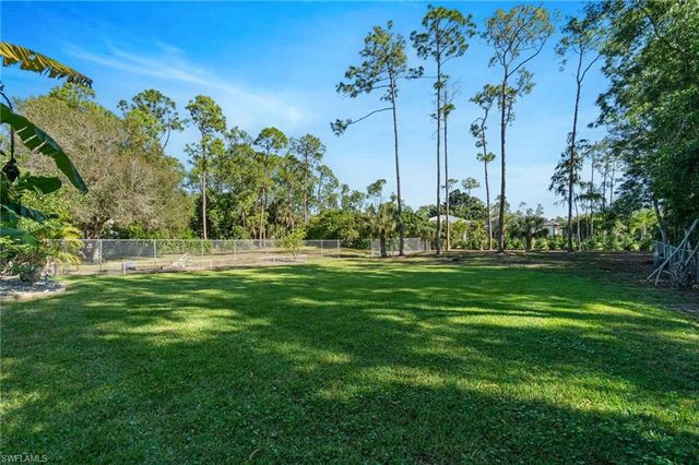 1158 Oakes BLVD, Naples, FL 34119