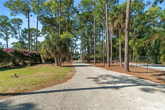 1158 Oakes BLVD, Naples, FL 34119