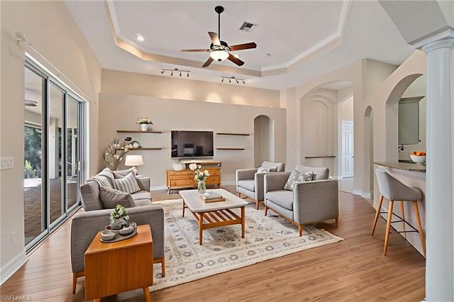 1158 Oakes BLVD, Naples, FL 34119