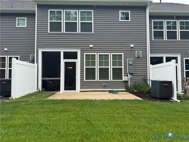 18333 Palisades Ct, Moseley, VA 23120
