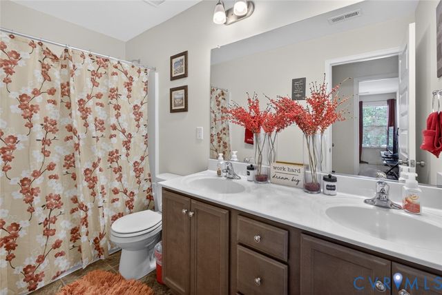 18333 Palisades Ct, Moseley, VA 23120