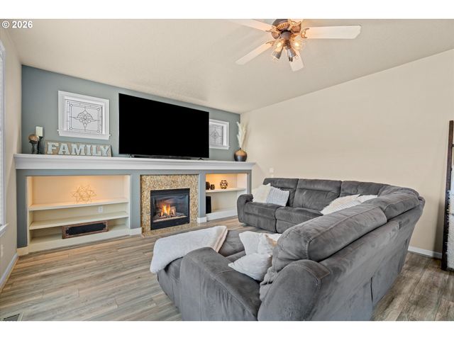 14707 SUGARPINE St, Oregon City, OR 97045