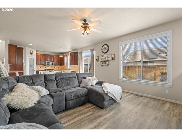 14707 SUGARPINE St, Oregon City, OR 97045