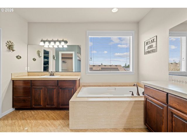 14707 SUGARPINE St, Oregon City, OR 97045