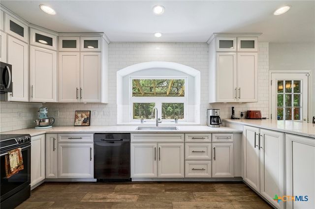 317 Foxglove Drive, Kyle, TX 78640