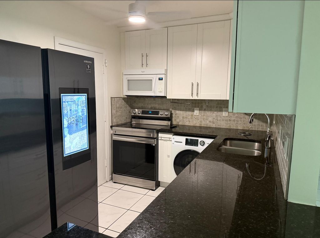 2181 NE 67th Street 603, Fort Lauderdale, FL 33308