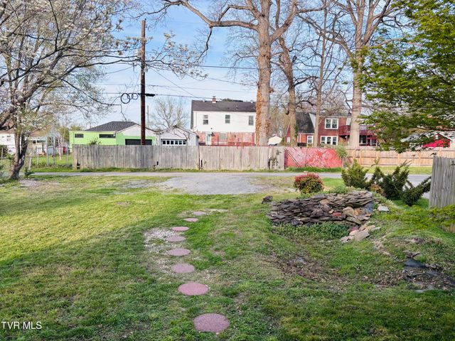 1644 Redwood Drive, Kingsport, TN 37664