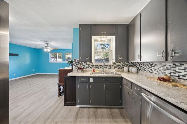 329 Robin Street, Deer Park, TX 77536