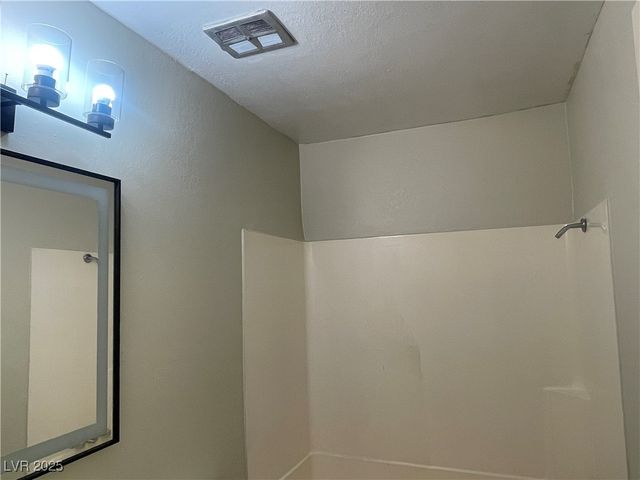 2482 Paradise Village Way, Las Vegas, NV 89120