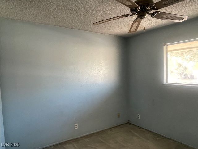 2482 Paradise Village Way, Las Vegas, NV 89120