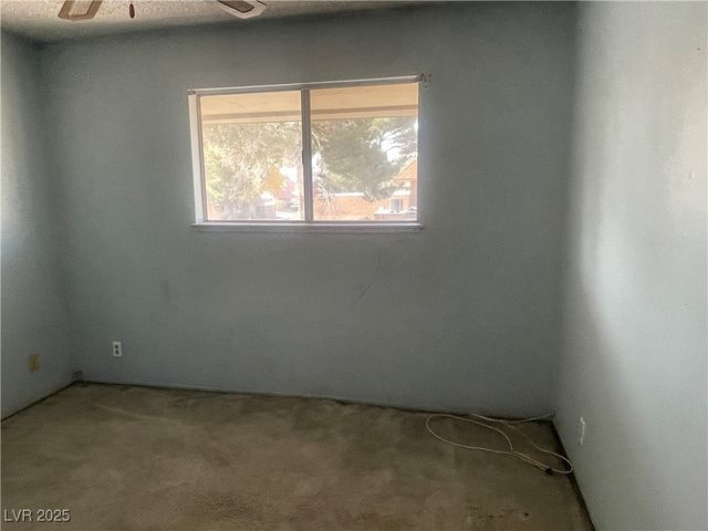 2482 Paradise Village Way, Las Vegas, NV 89120