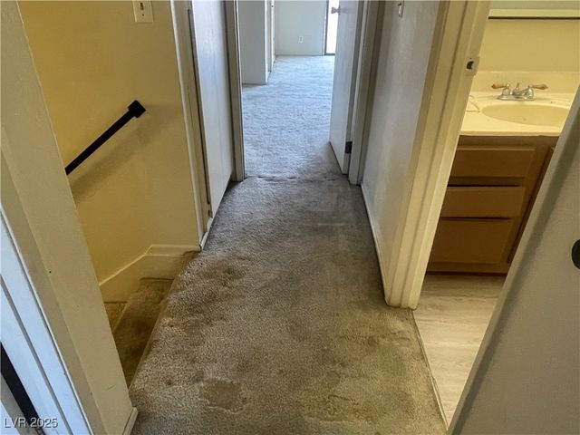 2482 Paradise Village Way, Las Vegas, NV 89120