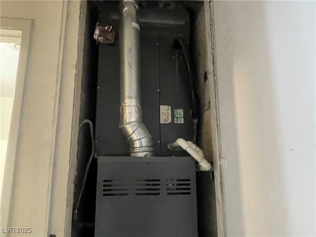 2482 Paradise Village Way, Las Vegas, NV 89120