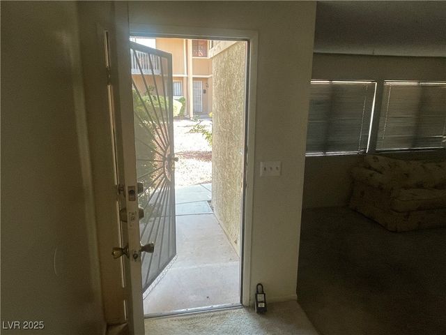 2482 Paradise Village Way, Las Vegas, NV 89120