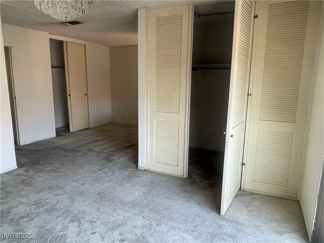 2482 Paradise Village Way, Las Vegas, NV 89120