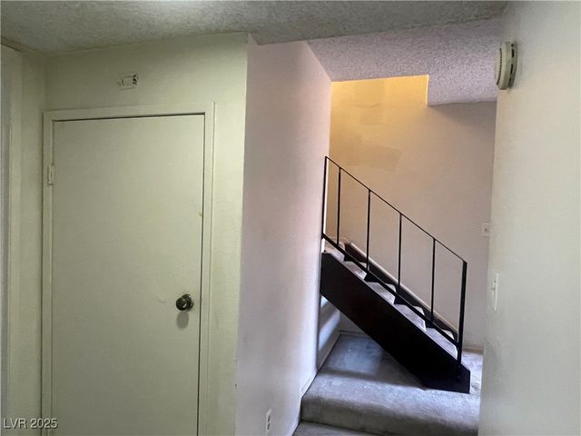 2482 Paradise Village Way, Las Vegas, NV 89120