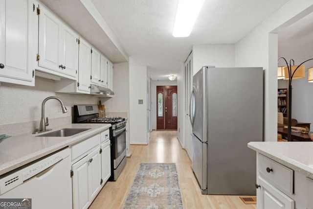 140 Hillside Lane, Roswell, GA 30076