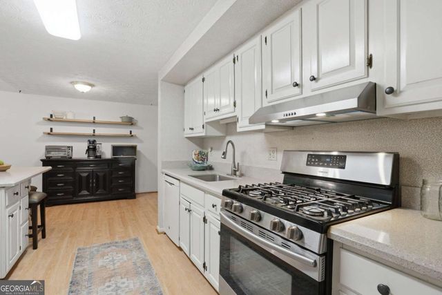 140 Hillside Lane, Roswell, GA 30076