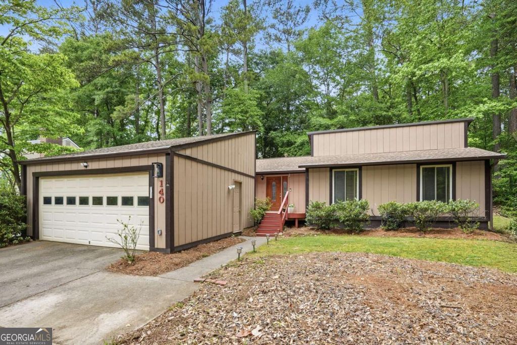 140 Hillside Lane, Roswell, GA 30076