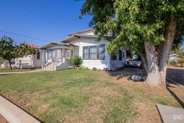 1910 Baker Street, Bakersfield, CA 93305