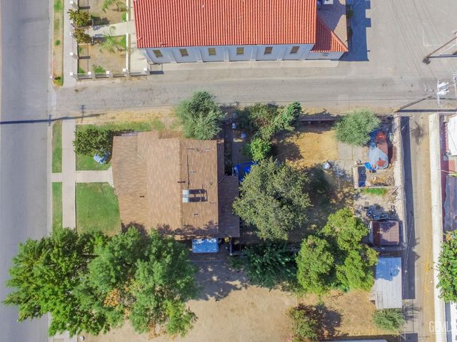 1910 Baker Street, Bakersfield, CA 93305