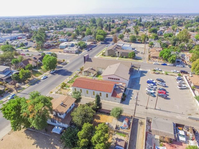 1910 Baker Street, Bakersfield, CA 93305