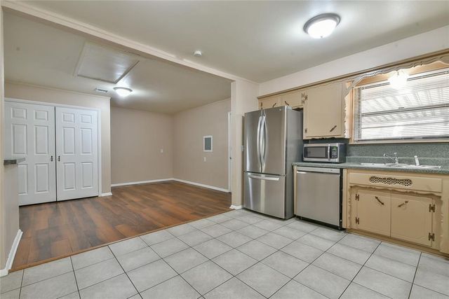 4805 Leslie Drive, Del City, OK 73115