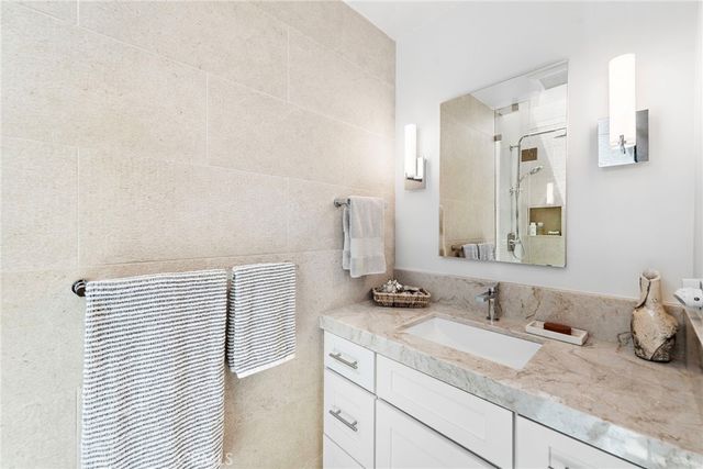 683 Alta Vista Way, Laguna Beach, CA 92651