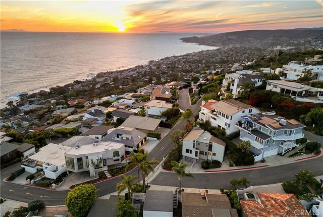683 Alta Vista Way, Laguna Beach, CA 92651