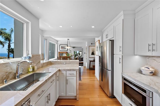 683 Alta Vista Way, Laguna Beach, CA 92651