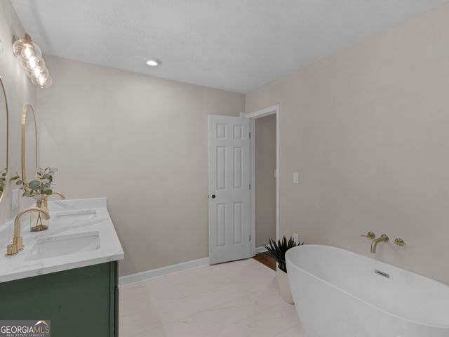 2172 Garner Road, Gay, GA 30218