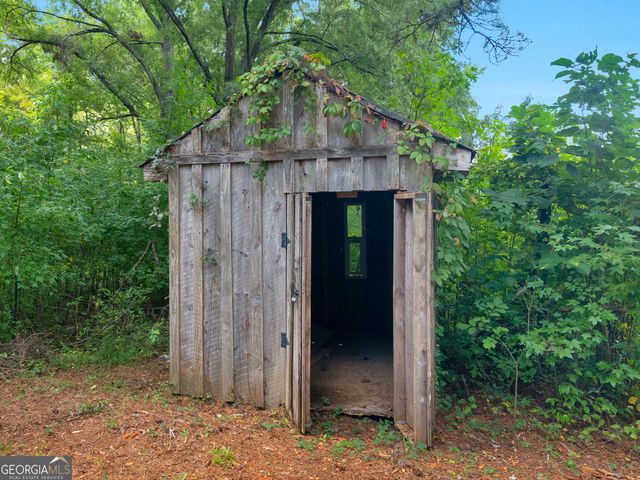 2172 Garner Road, Gay, GA 30218