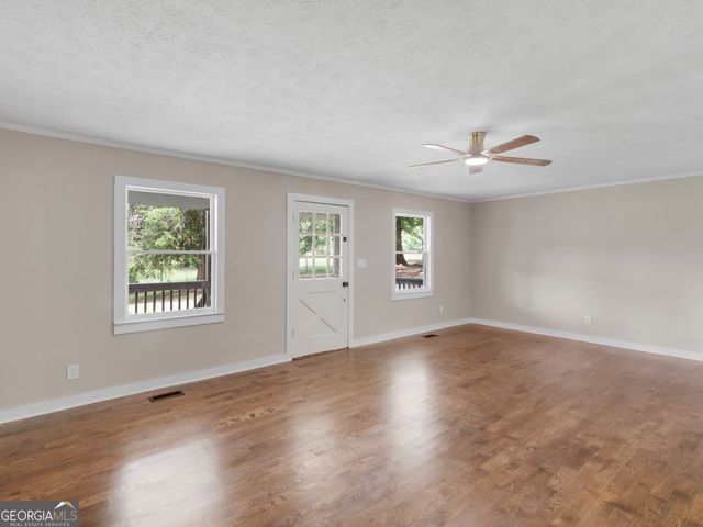 2172 Garner Road, Gay, GA 30218