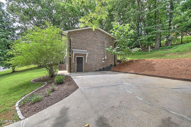 3718 Cheekwood Drive, Kingsport, TN 37660