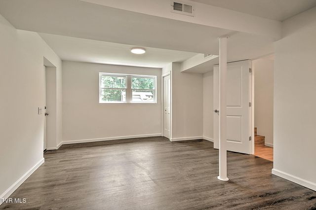 3718 Cheekwood Drive, Kingsport, TN 37660