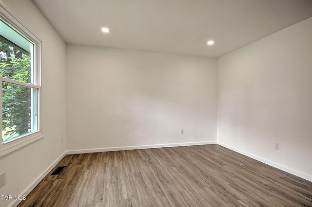 3718 Cheekwood Drive, Kingsport, TN 37660